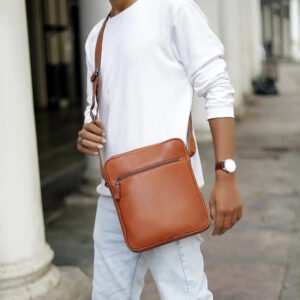 Men’s Leather Crossbody Tablet Bag – Texan